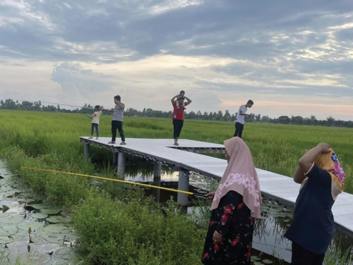 Kurau Inn Farmstay Kuala Kurau Ngoại thất bức ảnh