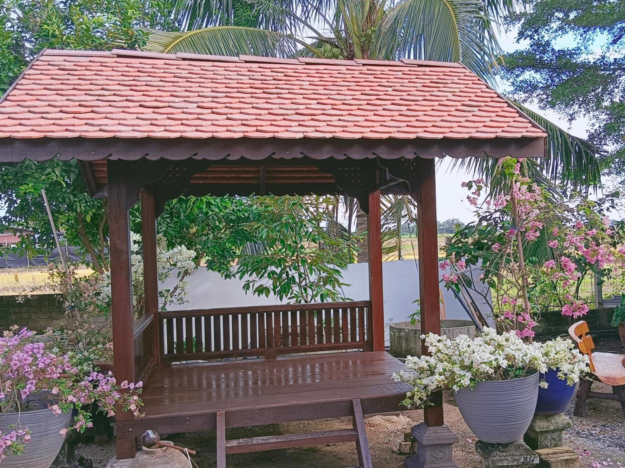 Kurau Inn Farmstay Kuala Kurau Ngoại thất bức ảnh