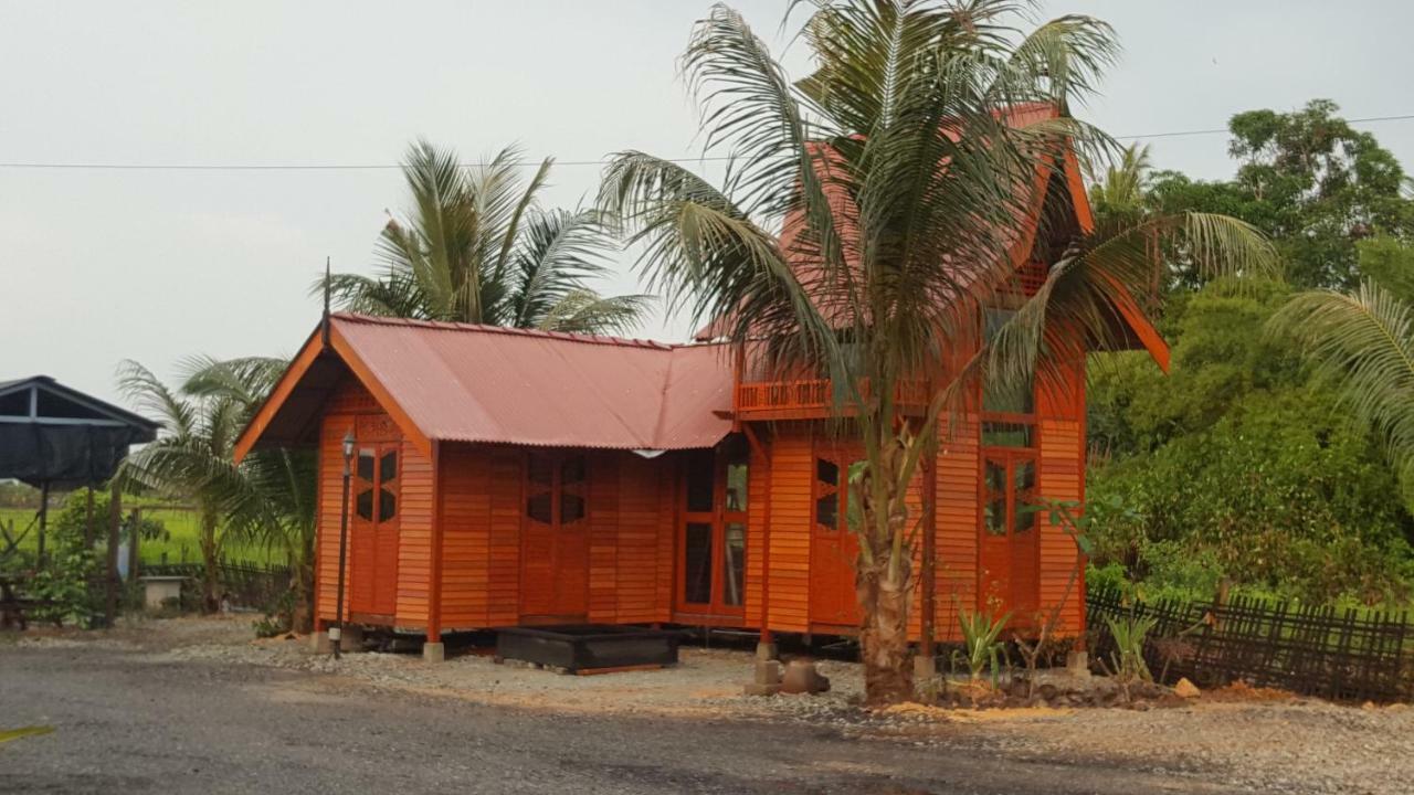 Kurau Inn Farmstay Kuala Kurau Ngoại thất bức ảnh